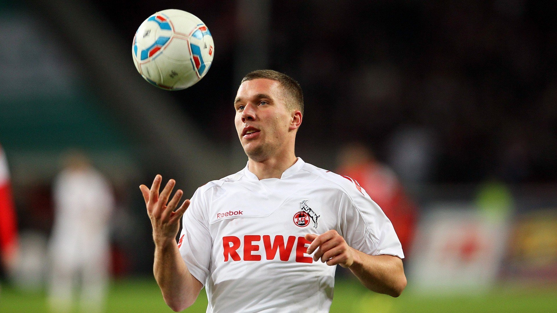 “新都垒球赛:选手拼尽全力,金牌近在眼前”