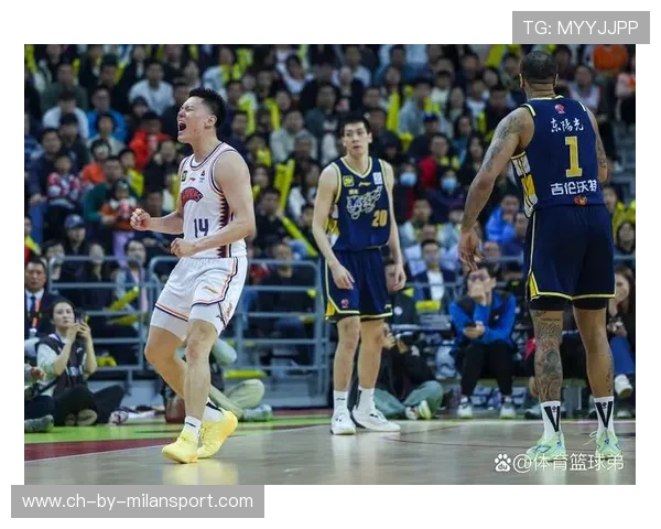 “季后赛首轮战火蔓延，强队遇强队，实力比拼进入白热化”，2022季后赛